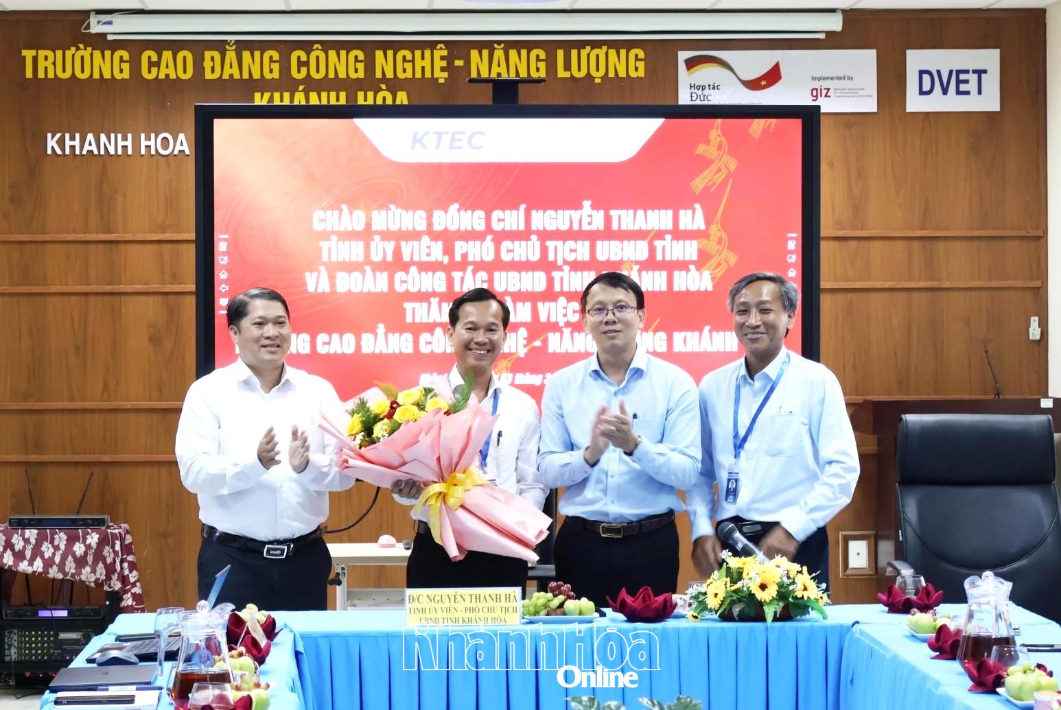 Phó Chủ tịch UBND tỉnh Nguyễn Thanh Hà làm việc với Trường Cao đẳng Công nghệ - Năng lượng Khánh Hòa - Báo Khánh Hòa