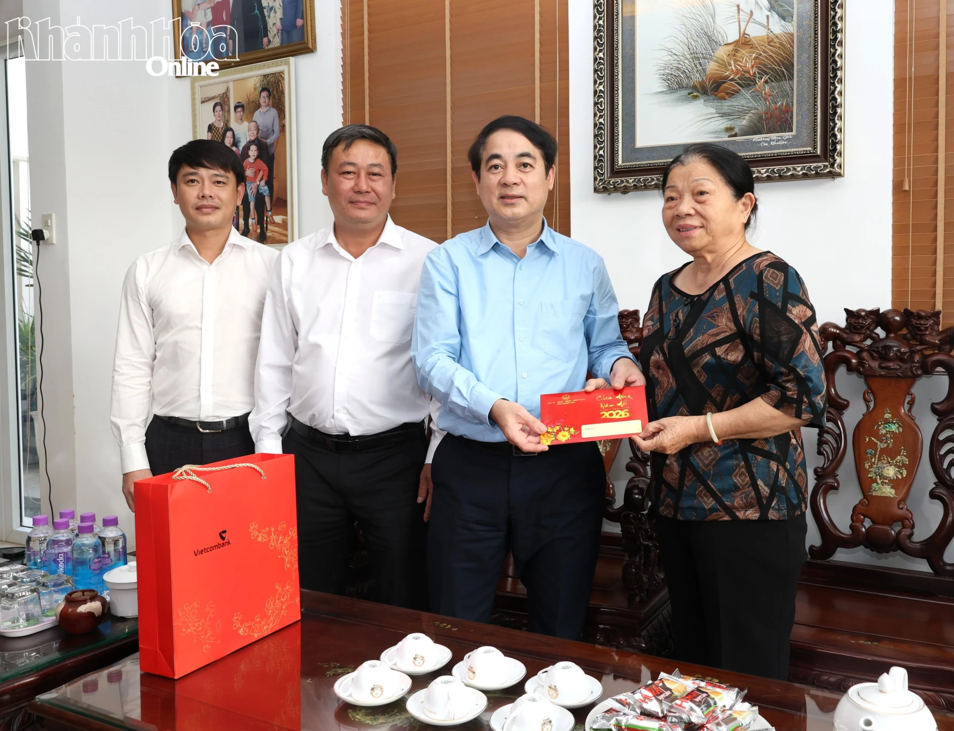 Bí thư Tỉnh ủy Nghiêm Xuân Thành thăm, chúc Tết gia đình các đồng chí nguyên Bí thư Tỉnh ủy đã từ trần - Báo Khánh Hòa