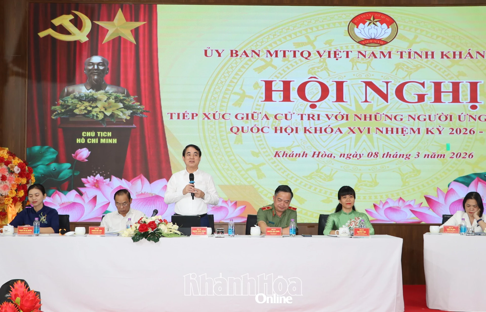 Bí thư Tỉnh ủy Nghiêm Xuân Thành và những người ứng cử đại biểu Quốc hội khóa XVI tiếp xúc cử tri Trường Cao đẳng Du lịch Nha Trang - Báo Khánh Hòa