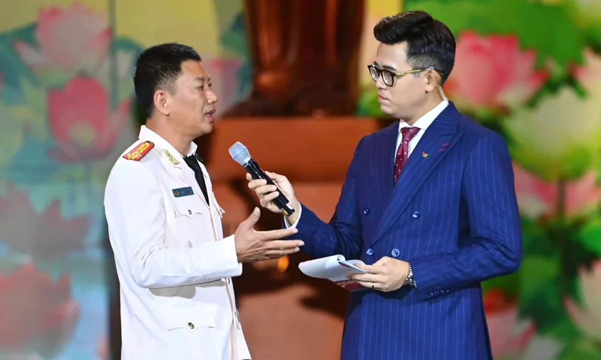 Trưởng Công an xã ở Khánh Hòa kể đêm cứu 80 người dân khỏi lũ dữ - Vietnam.vn