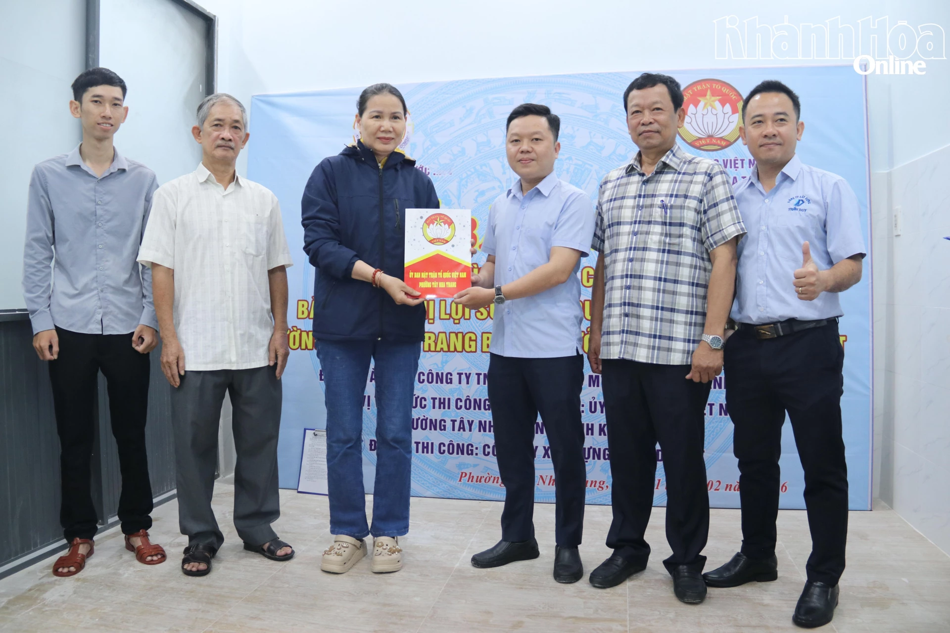 Bàn giao nhà tình nghĩa cho hộ dân bị thiệt hại do mưa lũ ở phường Tây Nha Trang - Báo Khánh Hòa