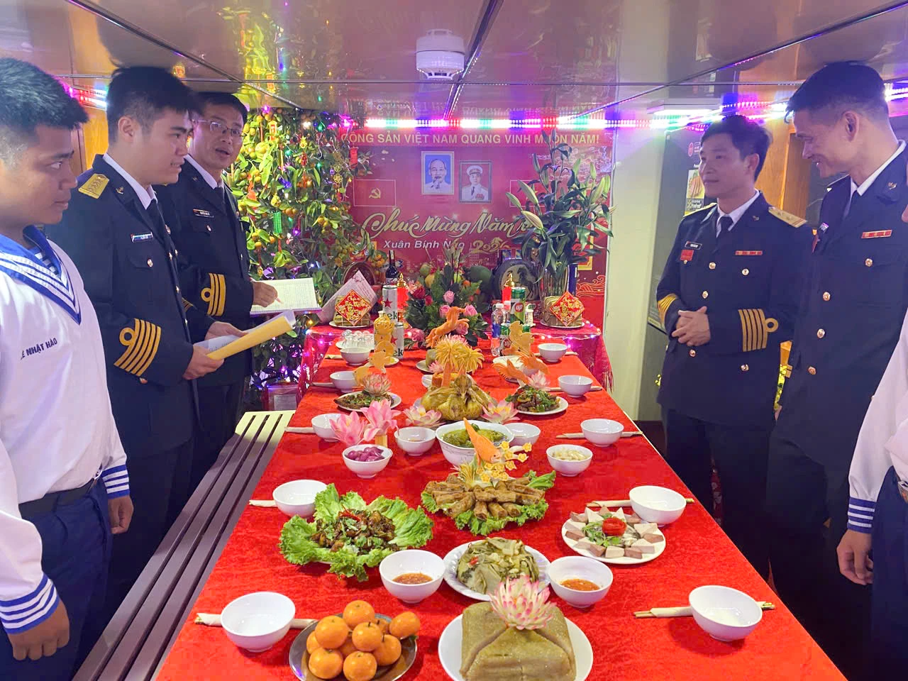 Trung đoàn 196 Hải quân tổ chức hội thi “Mâm cơm tất niên - Ấm tình đồng đội” - Báo Khánh Hòa