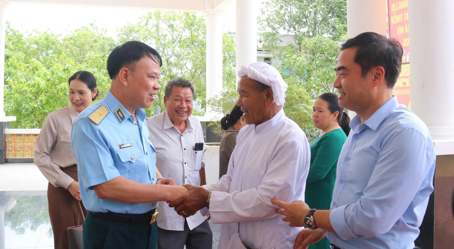 Các ứng cử viên Đại biểu Quốc hội khóa XVI thuộc đơn vị bầu cử số 4 hoàn thành chương trình tiếp xúc cử tri tại Khánh Hòa - Báo Cựu Chiến Binh Việt Nam